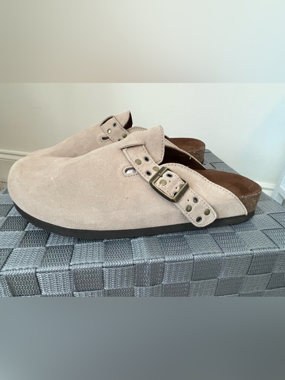 White Mountain Footbeds Clog Taupe/Sandlewood Suede Finish Metallic Strap Sz 9